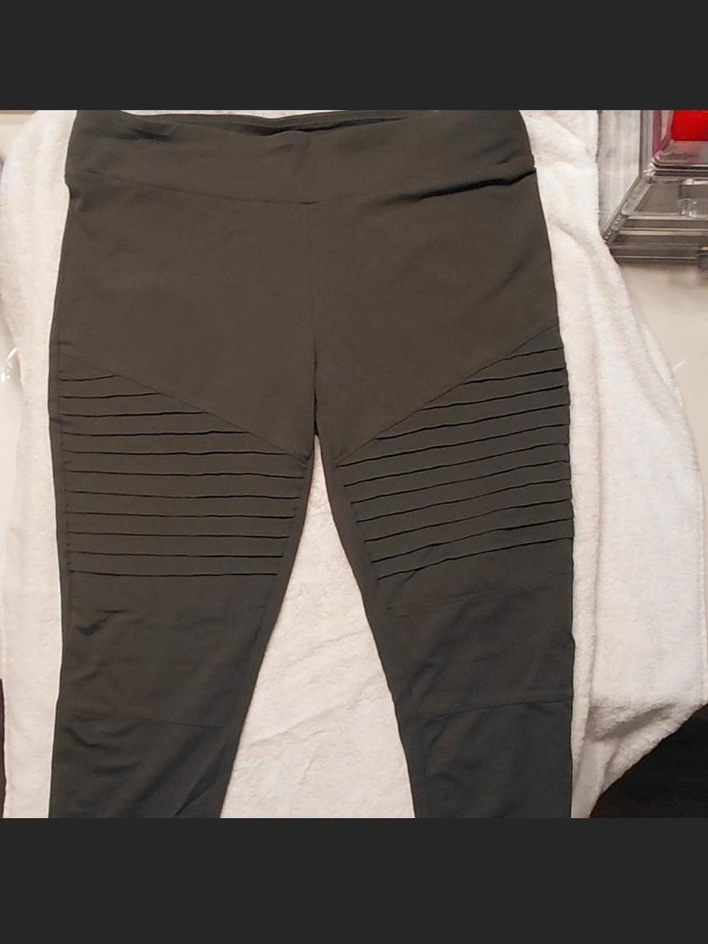 LuLaRoe Olive Green Ribbed Moto-Style Leggings